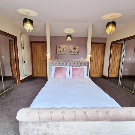 Torridon 1 With Private Hot Tub - Fife - Loch Leven - Lomond Hills- Pet Friendly Villa Kelty Exterior photo