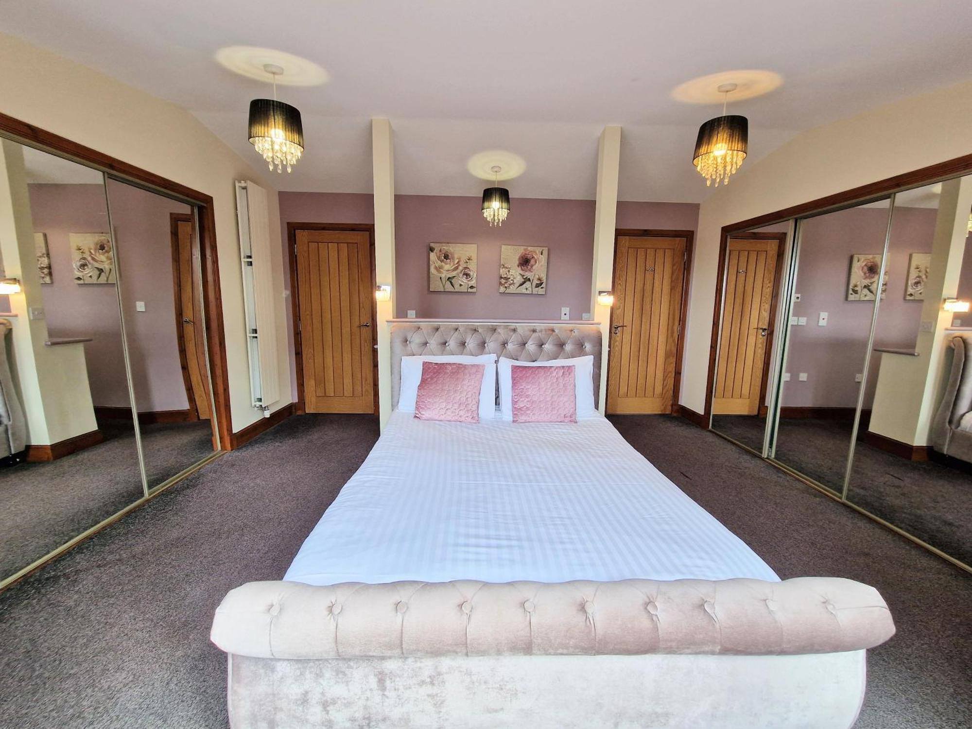 Torridon 1 With Private Hot Tub - Fife - Loch Leven - Lomond Hills- Pet Friendly Villa Kelty Exterior photo