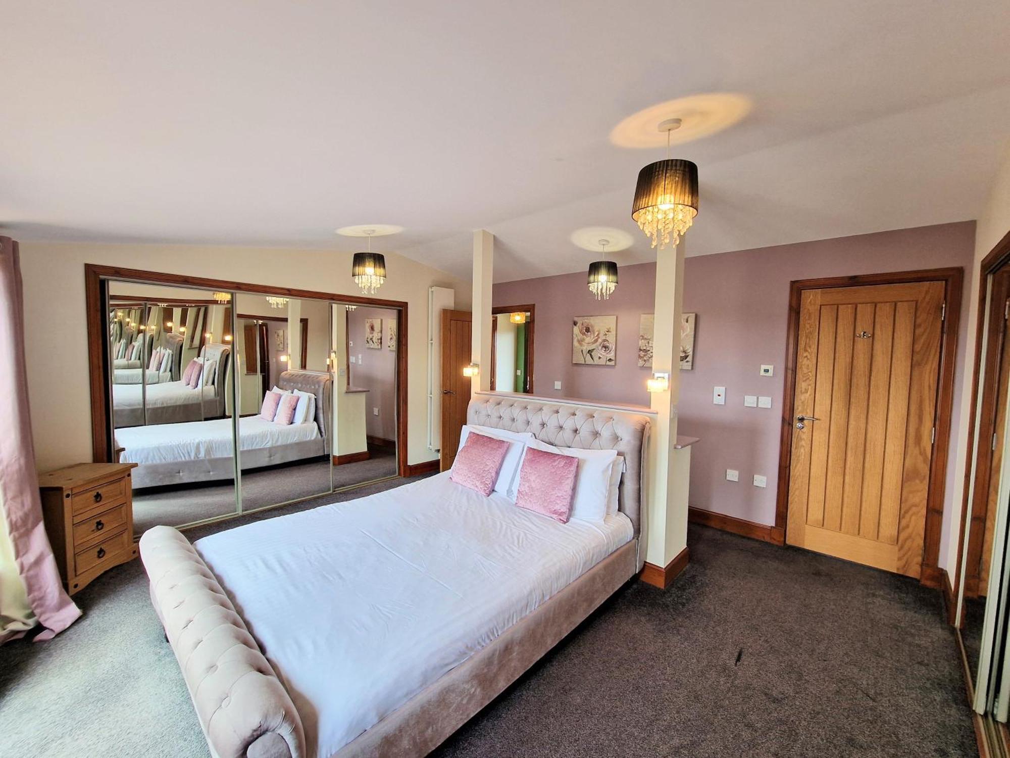 Torridon 1 With Private Hot Tub - Fife - Loch Leven - Lomond Hills- Pet Friendly Villa Kelty Exterior photo